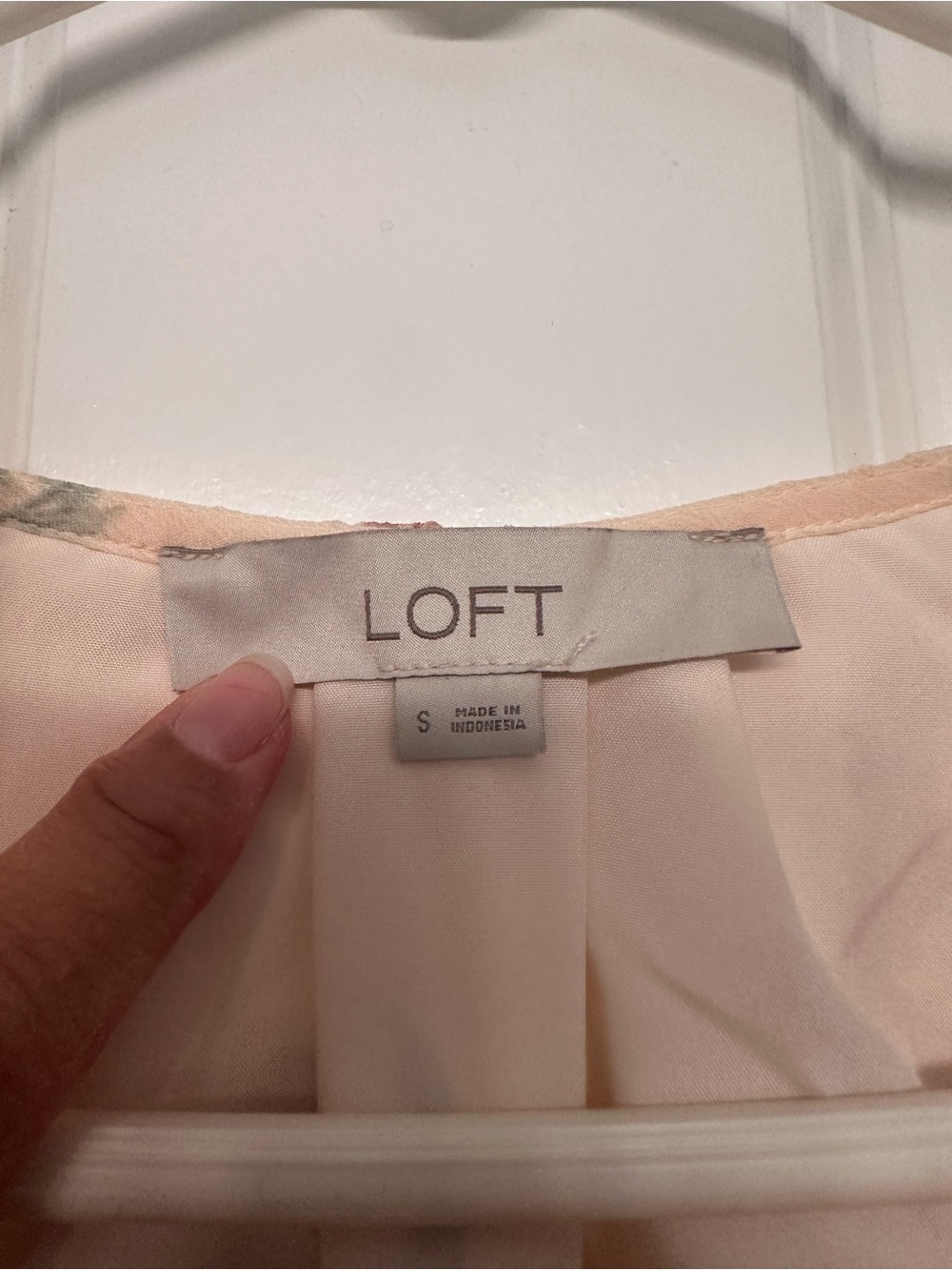 🍎 LOFT Floral Ruffle Blouse - Picture 4 of 5